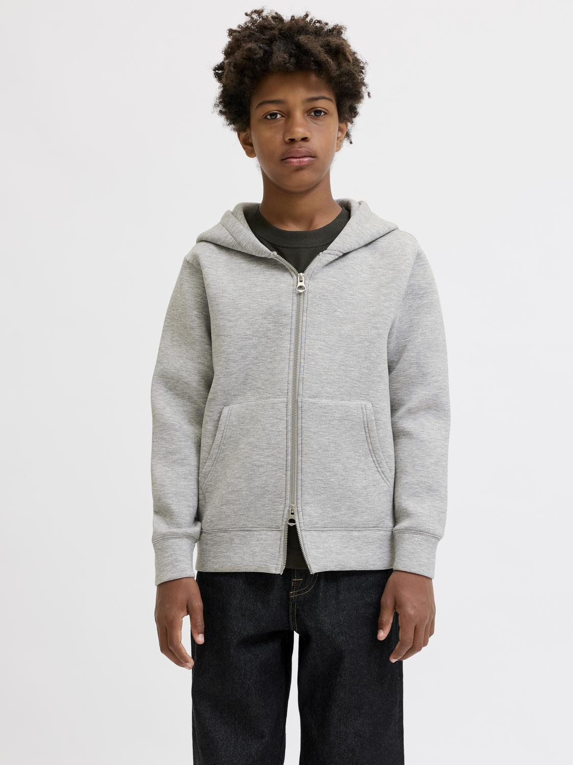 model_shot-front